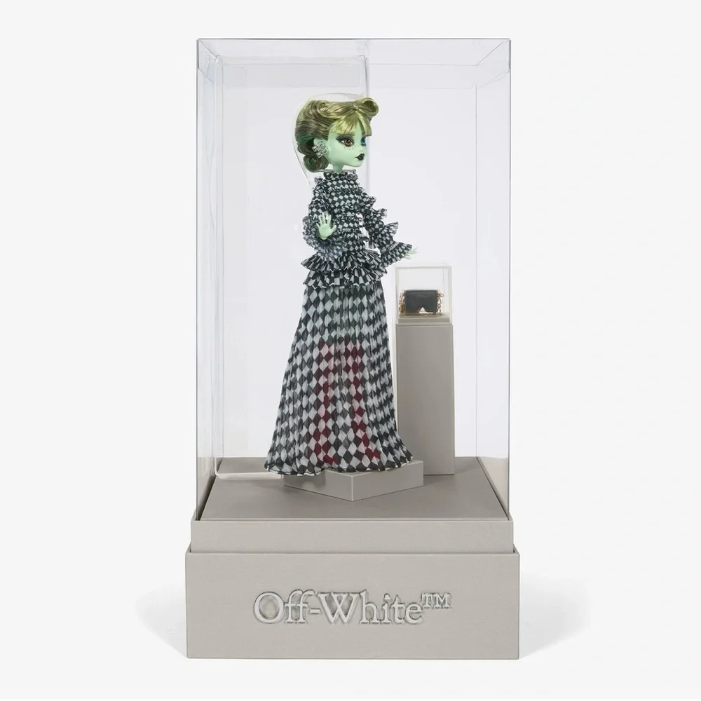 Off-White c/o Monster High Harmonie Ghoul Doll - Picture 13 of 14